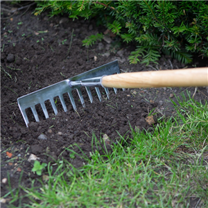 W/Sword S/S Soil Rake