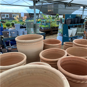 Pots & Stoneware